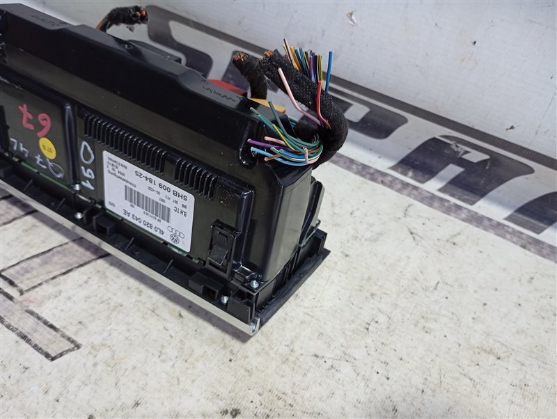 Блок управления климат-контролем Audi Q7 2010 4L