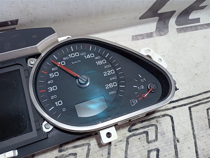 Панель приборов Audi Q7 2010 4L