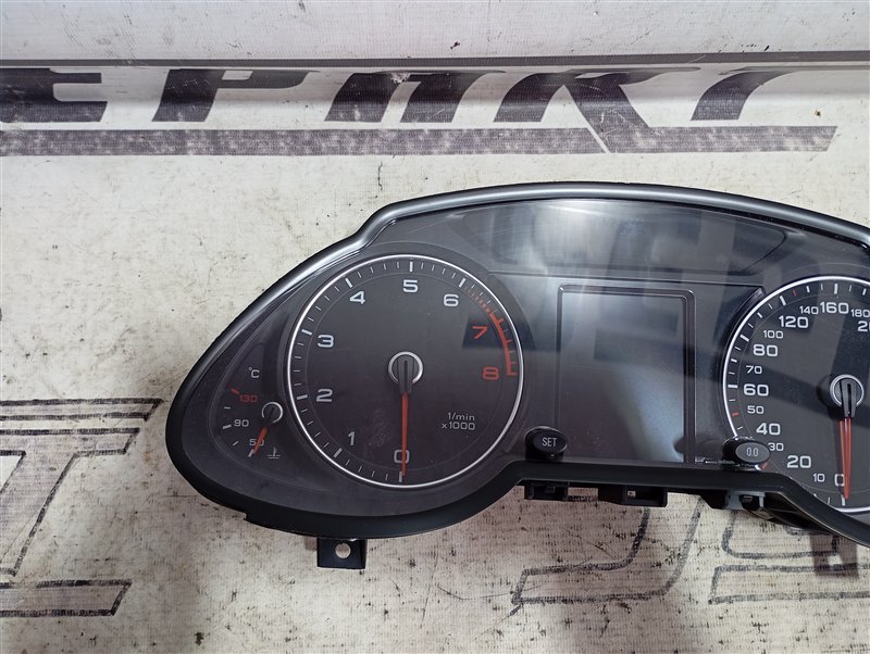 Панель приборов Audi Q5 2012 8R