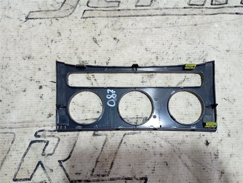 Рамка блока климат-контроля Volkswagen Passat 2008 B6