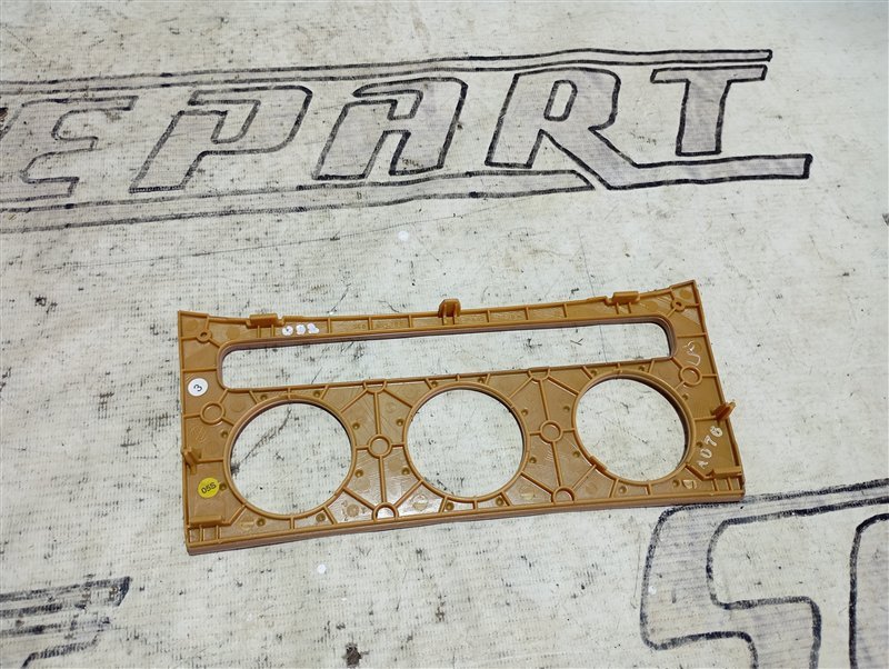 Рамка блока климат-контроля Volkswagen Passat 2006 B6