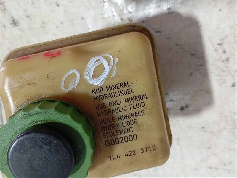 Бачок гидроусилителя руля Volkswagen Touareg 2008