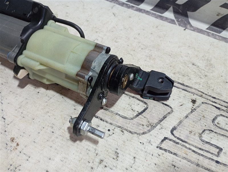 Электропривод крышки багажника Audi Q7 2010 4L