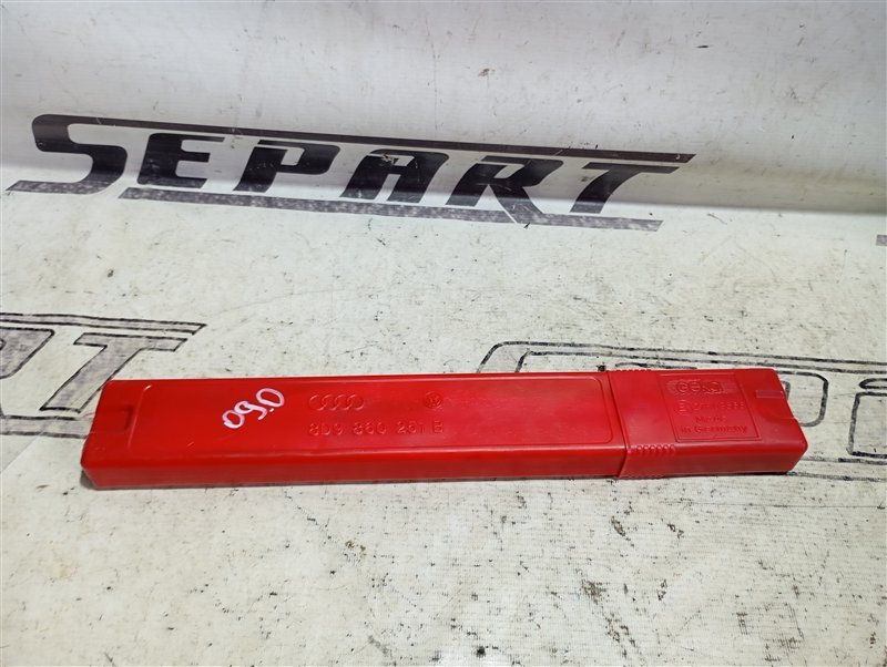 Знак аварийной остановки Volkswagen Passat 2002 B5