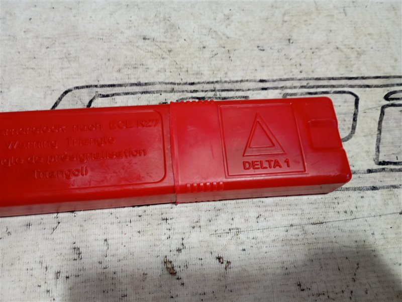 Знак аварийной остановки Volkswagen Passat 2002 B5