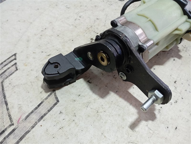 Электропривод крышки багажника Audi Q7 2010 4L