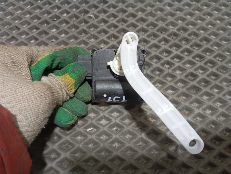 Сервопривод заслонки печки Audi A6 2007 C6