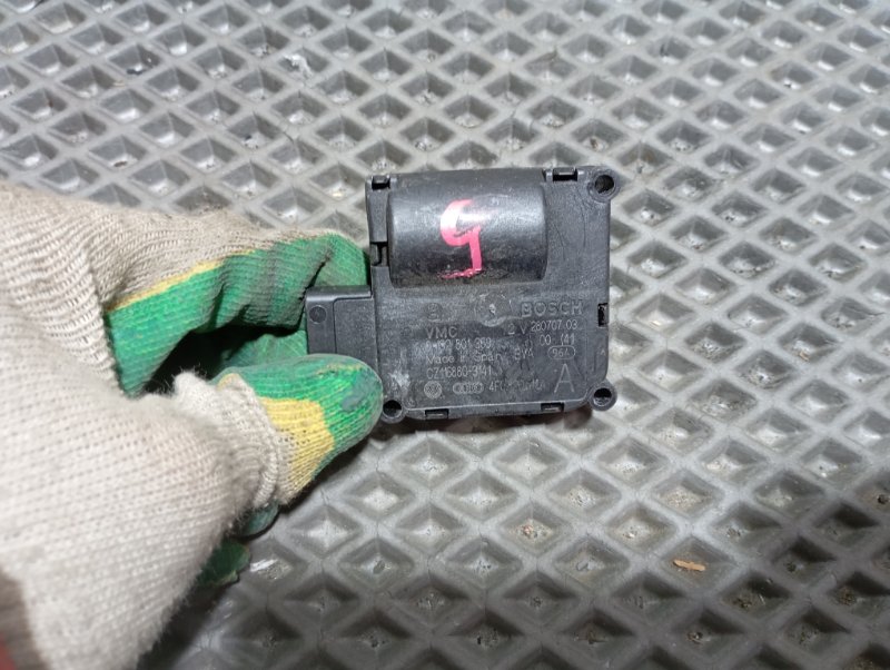 Сервопривод заслонки печки Audi A6 2007 C6