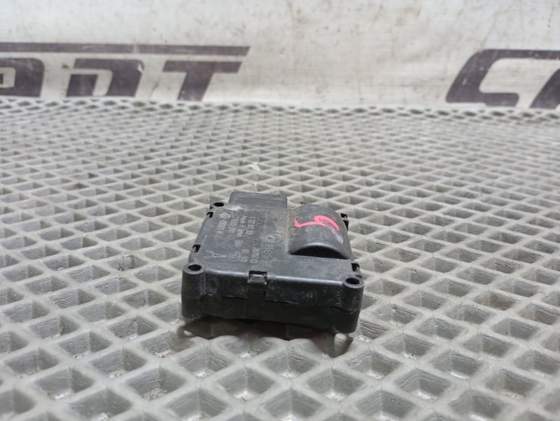 Сервопривод заслонки печки Audi A6 2007 C6