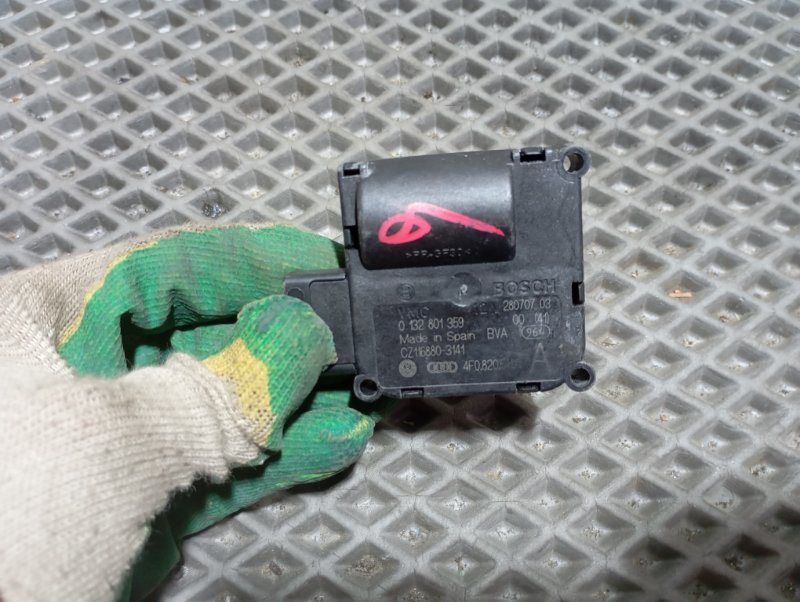 Сервопривод заслонки печки Audi A6 2007 C6