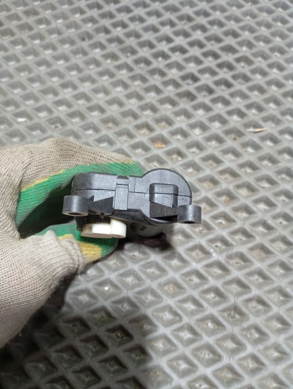 Сервопривод заслонки печки Audi A6 2007 C6