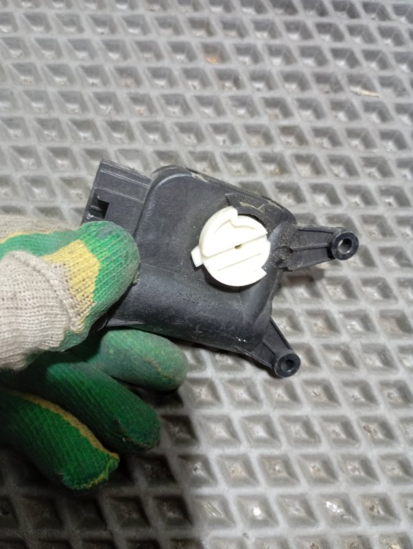 Сервопривод заслонки печки Audi A6 2007 C6