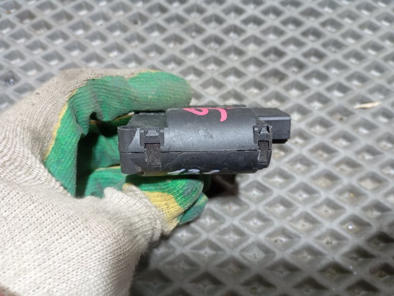 Сервопривод заслонки печки Audi A6 2007 C6