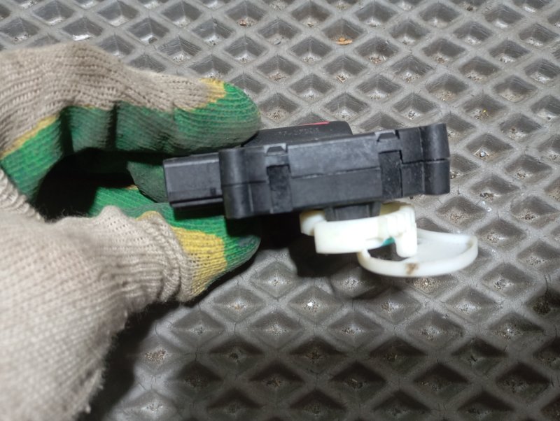 Сервопривод заслонки печки Audi A6 2007 C6