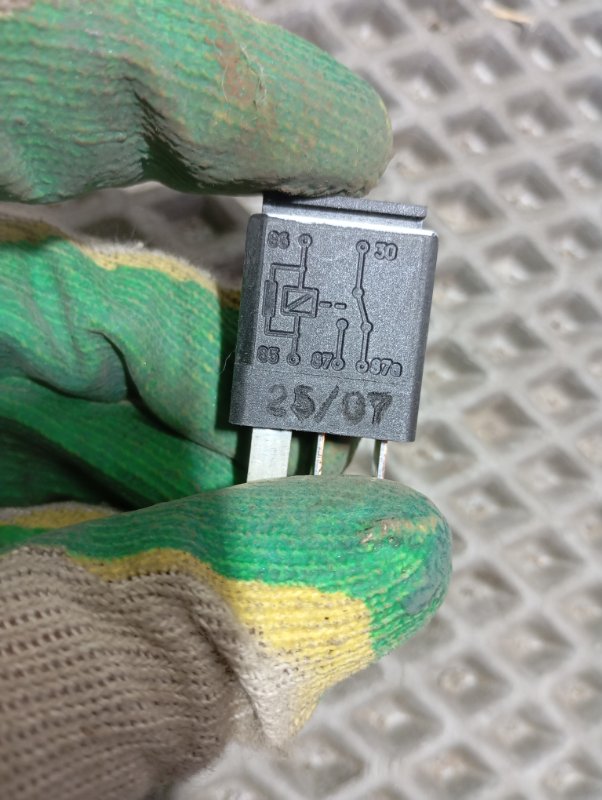 Реле Audi A6 2007 C6