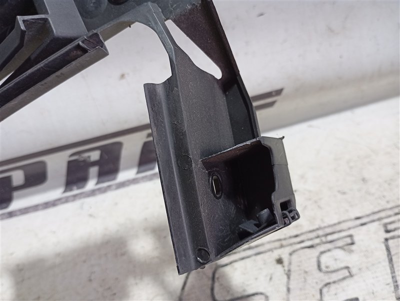 Кронштейн бампера Volkswagen Passat 2008 B6