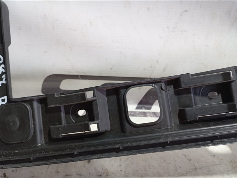 Кронштейн бампера Volkswagen Passat 2008 B6