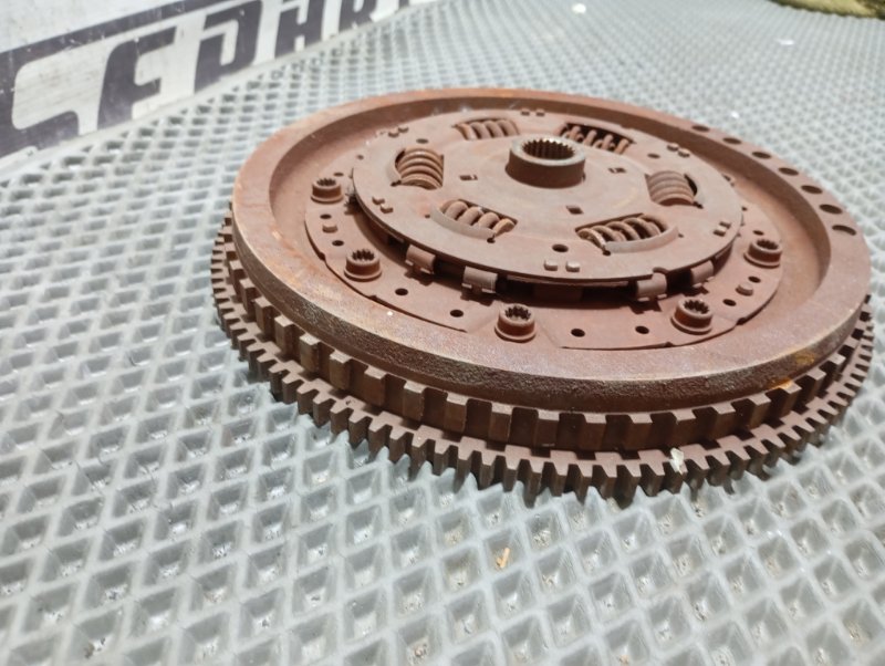 Маховик Audi A6 C6