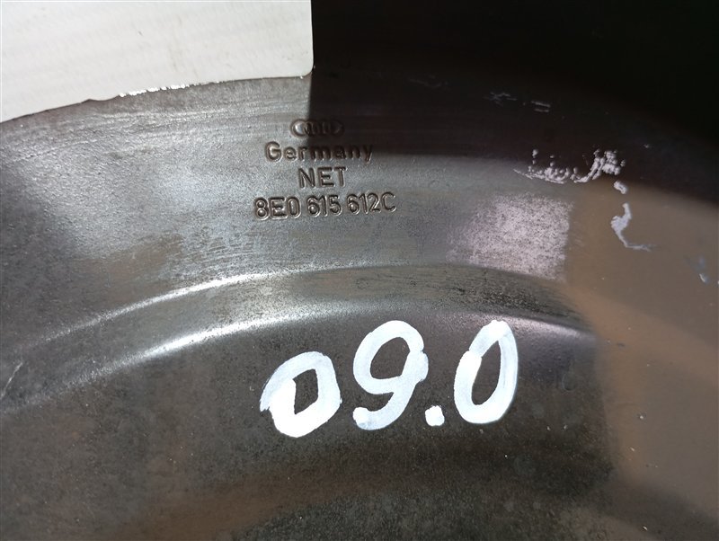 Пыльники тормозных дисков Volkswagen Passat 2002 B5