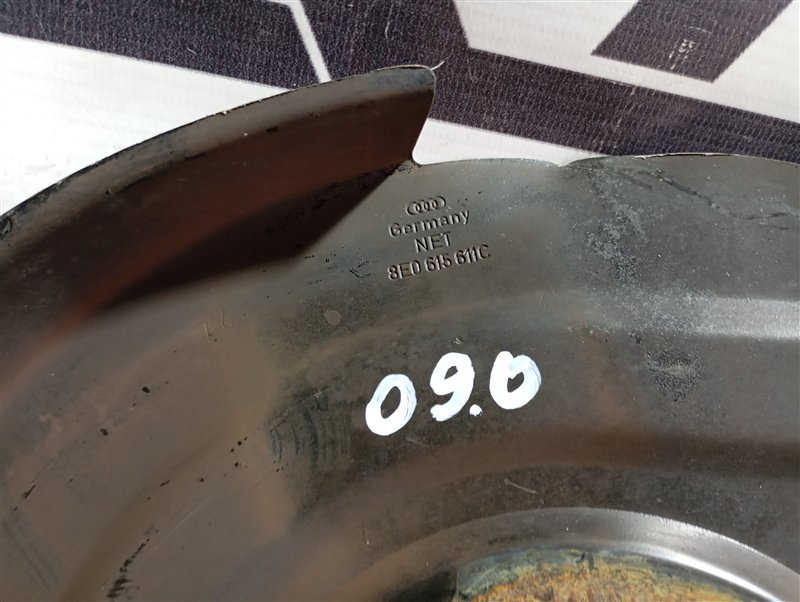 Пыльники тормозных дисков Volkswagen Passat 2002 B5