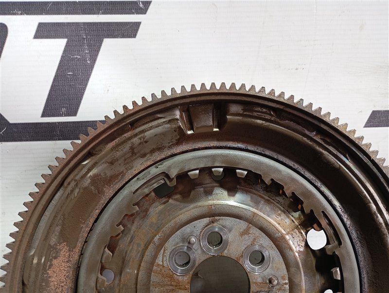 Маховик Volkswagen Touran 2011 1T