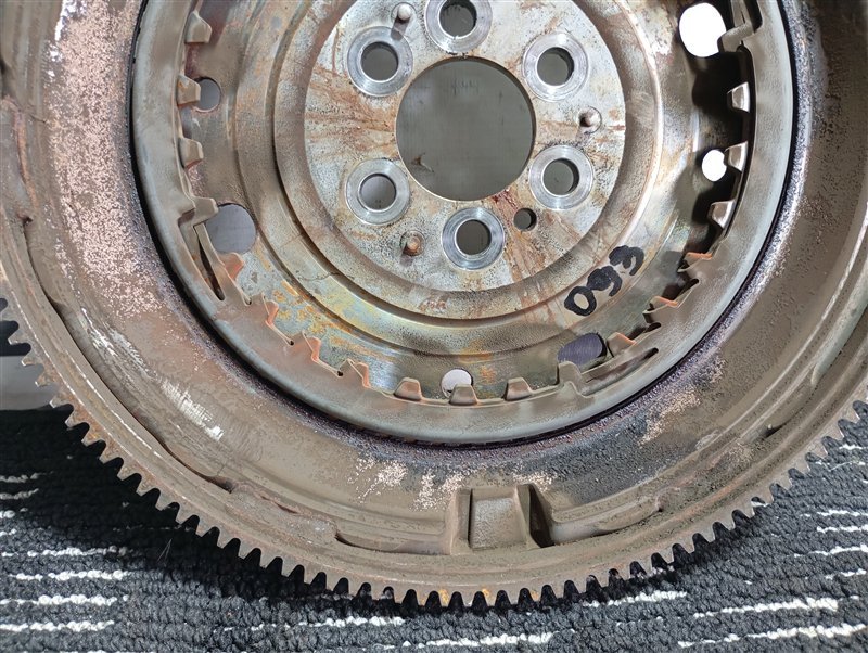 Маховик Volkswagen Touran 2011 1T