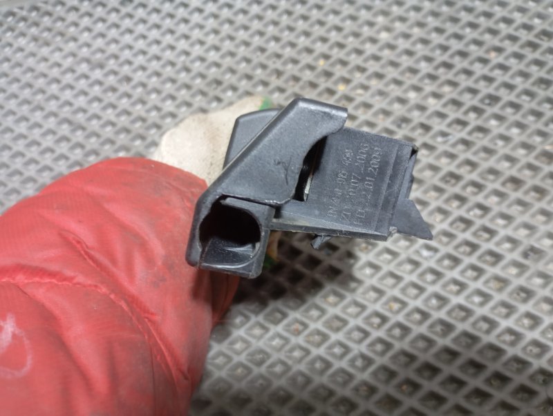 Клемма аккумулятора плюс Audi A6 2010 C6