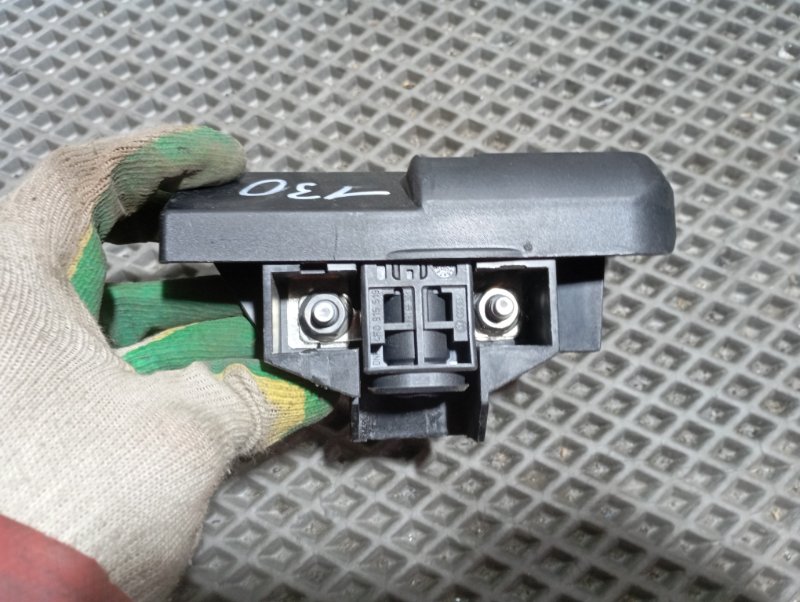 Клемма аккумулятора плюс Audi A6 2010 C6