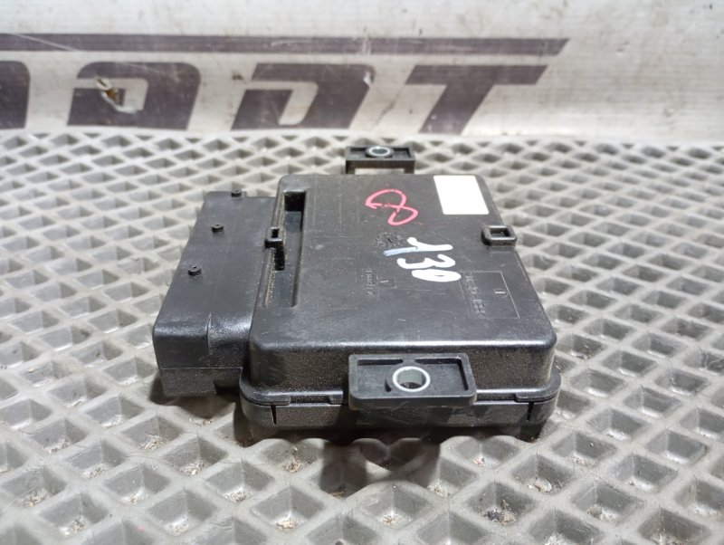 Блок управления стояночным тормозом Audi A6 2010 C6