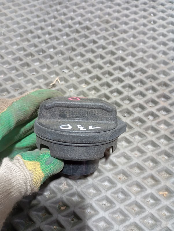 Крышка топливного бака Audi A6 2010 C6