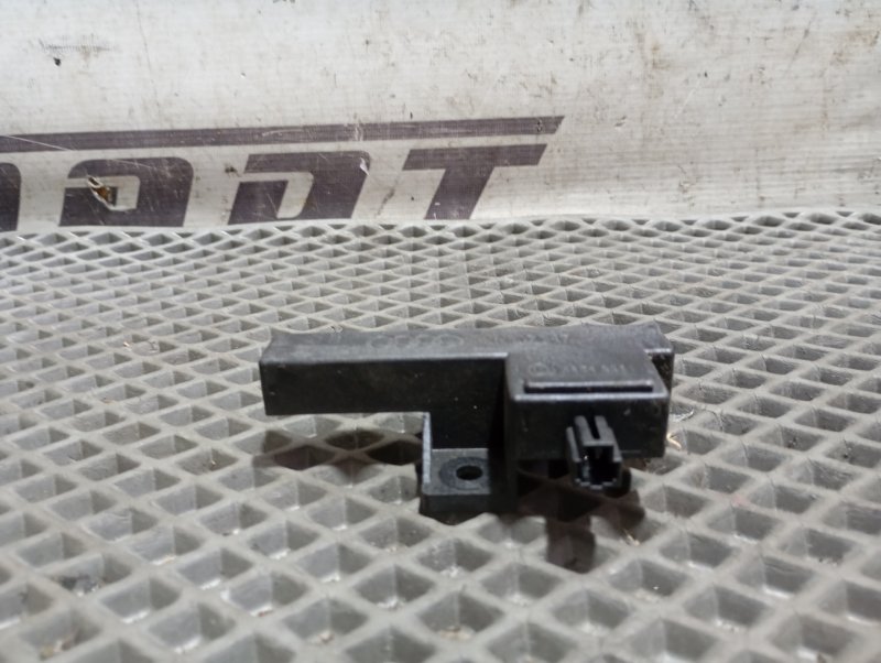 Антенна бесключевого доступа Audi A6 2010 C6