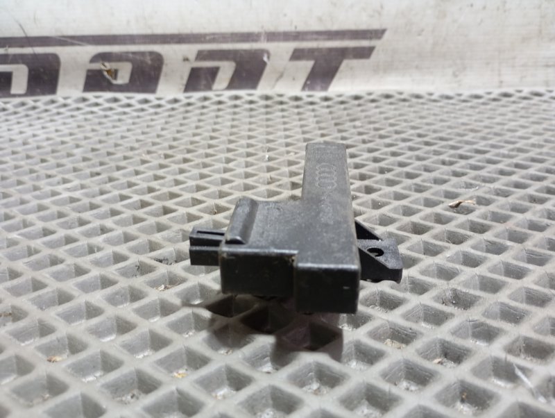 Антенна бесключевого доступа Audi A6 2010 C6