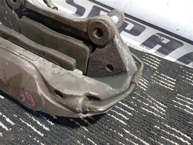 Суппорт тормозной Audi Q5 2013 8R