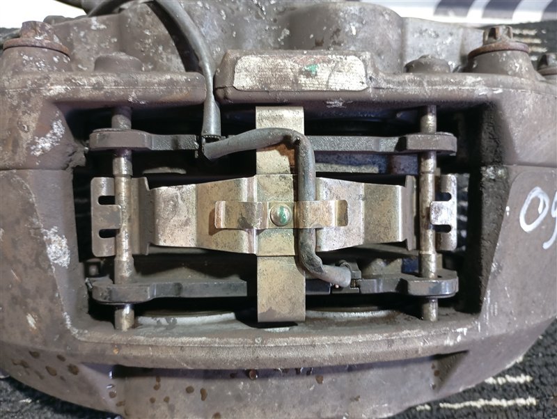 Суппорт тормозной Audi Q5 2013 8R