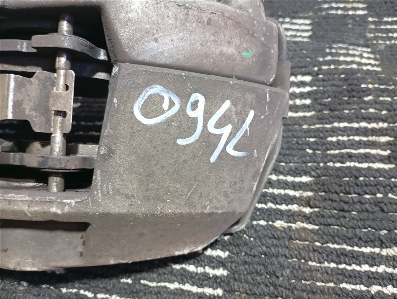 Суппорт тормозной Audi Q5 2013 8R