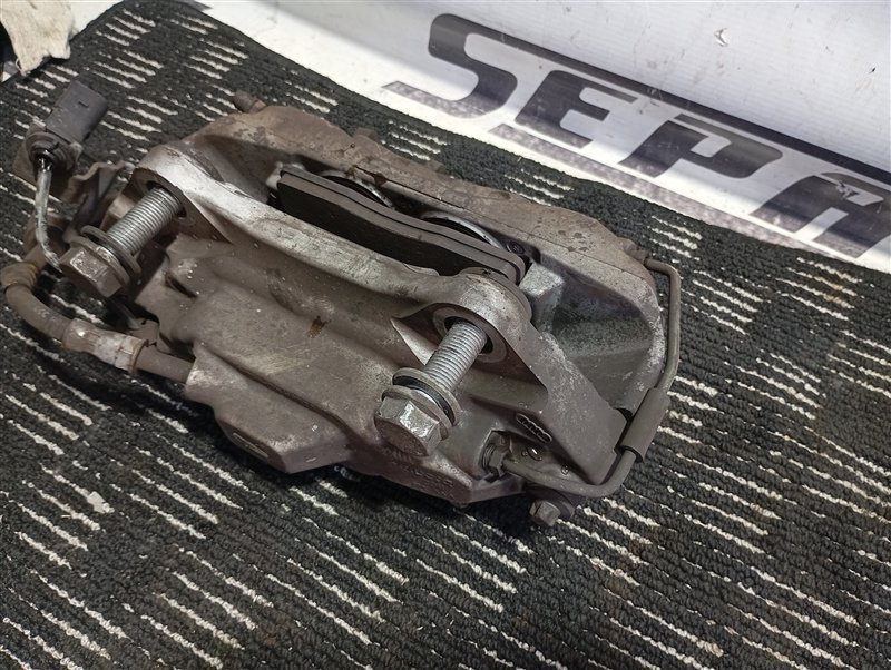 Суппорт тормозной Audi Q5 2013 8R