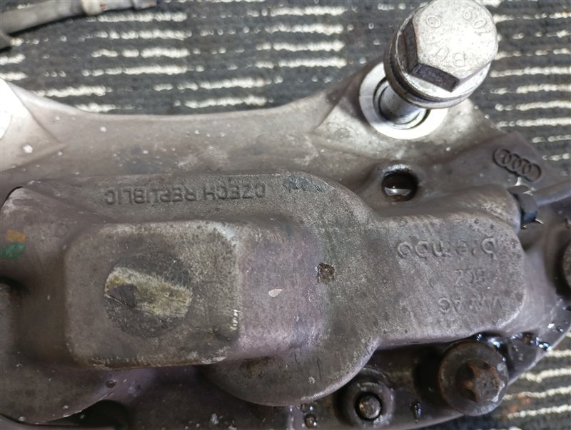 Суппорт тормозной Audi Q5 2013 8R