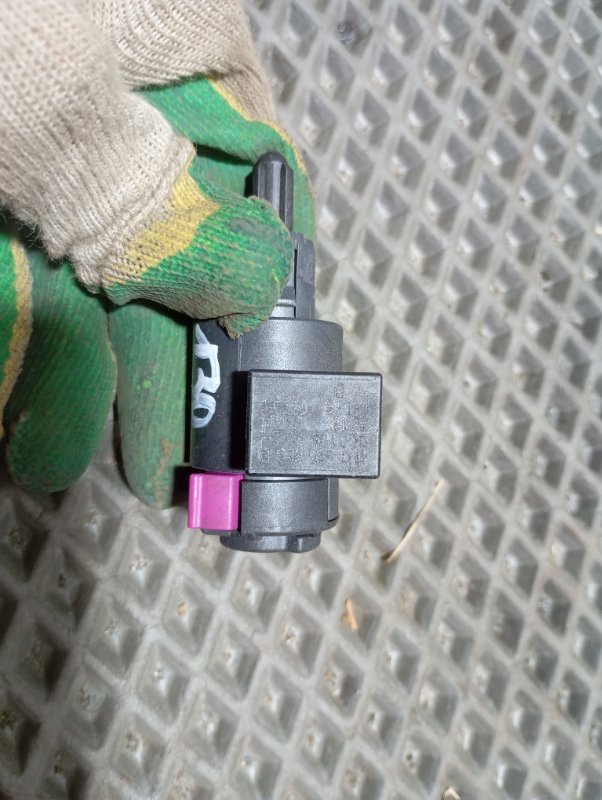 Концевик педали тормоза Audi A6 2010 C6