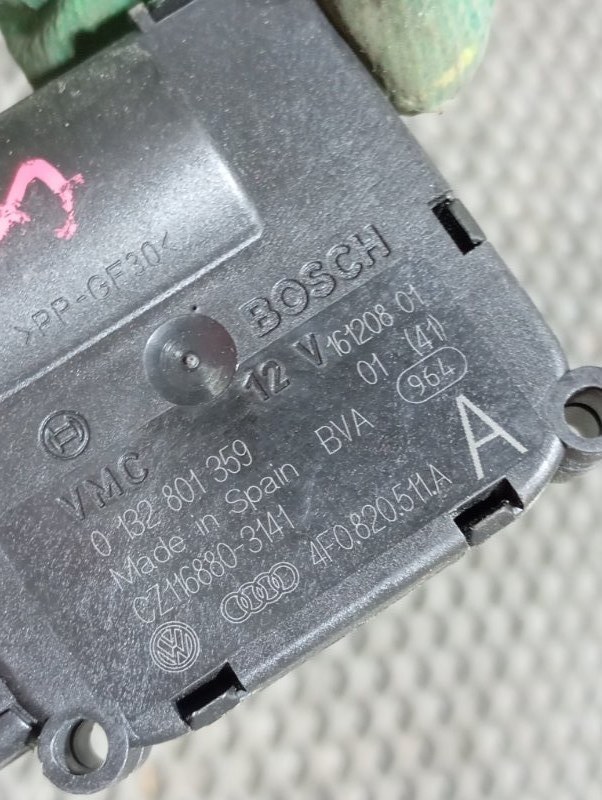 Сервопривод заслонки печки Audi A6 2010 C6