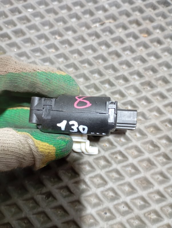 Сервопривод заслонки печки Audi A6 2010 C6