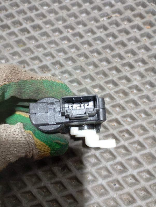 Сервопривод заслонки печки Audi A6 2010 C6