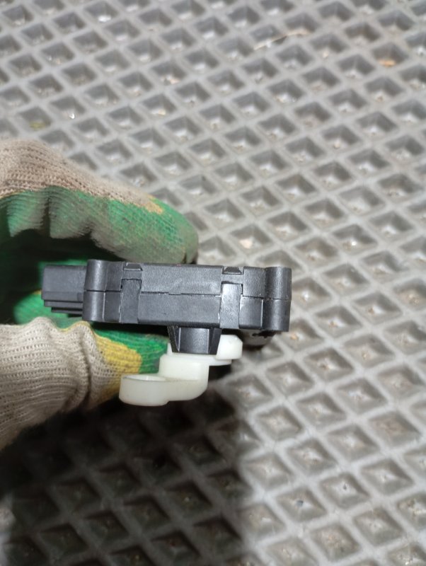 Сервопривод заслонки печки Audi A6 2010 C6