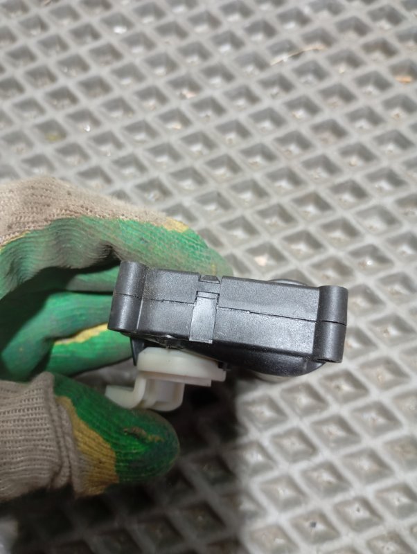 Сервопривод заслонки печки Audi A6 2010 C6