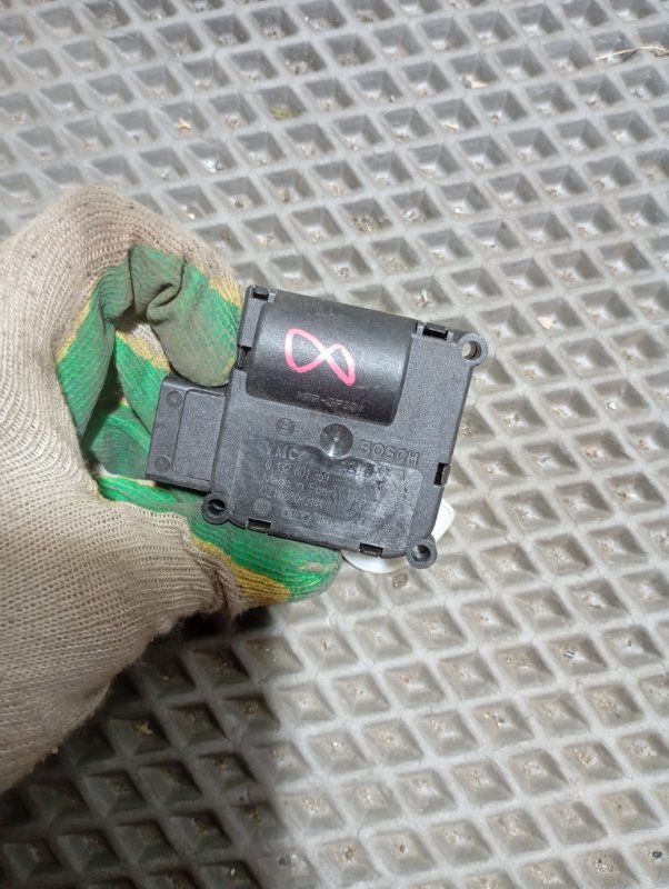 Сервопривод заслонки печки Audi A6 2010 C6