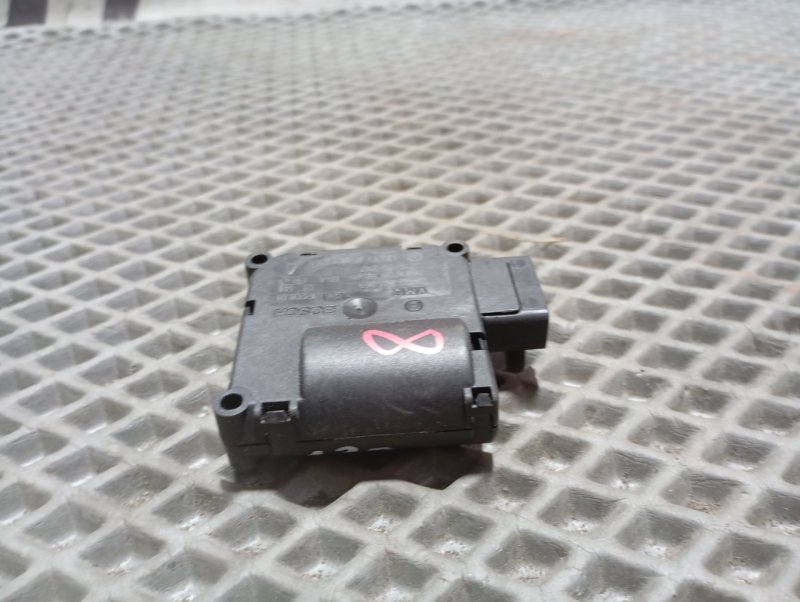 Сервопривод заслонки печки Audi A6 2010 C6