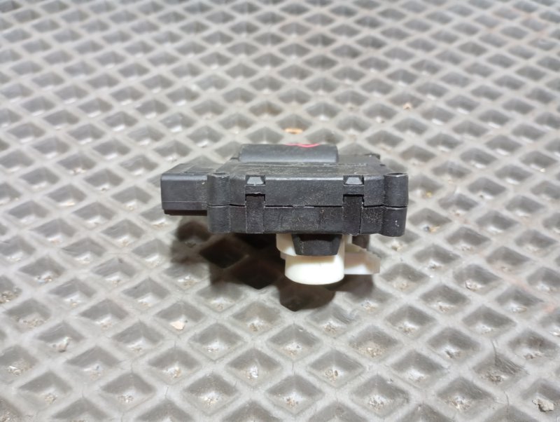 Сервопривод заслонки печки Audi A6 2010 C6