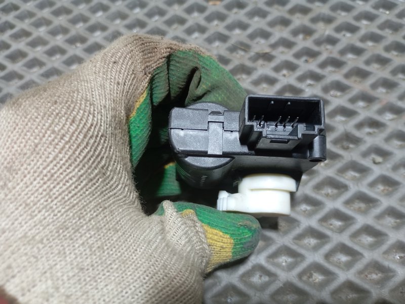 Сервопривод заслонки печки Audi A6 2010 C6