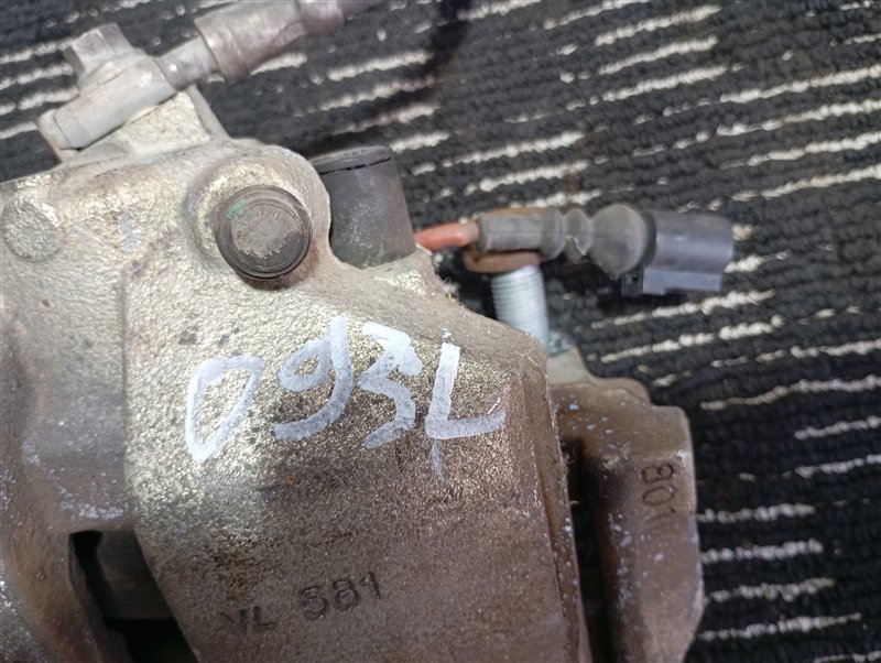 Суппорт тормозной Volkswagen Touran 2011 1T