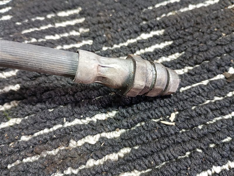 Суппорт тормозной Volkswagen Touran 2011 1T