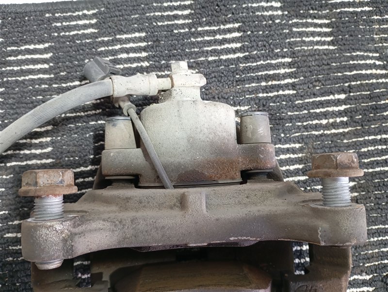 Суппорт тормозной Volkswagen Tiguan 2012 5N